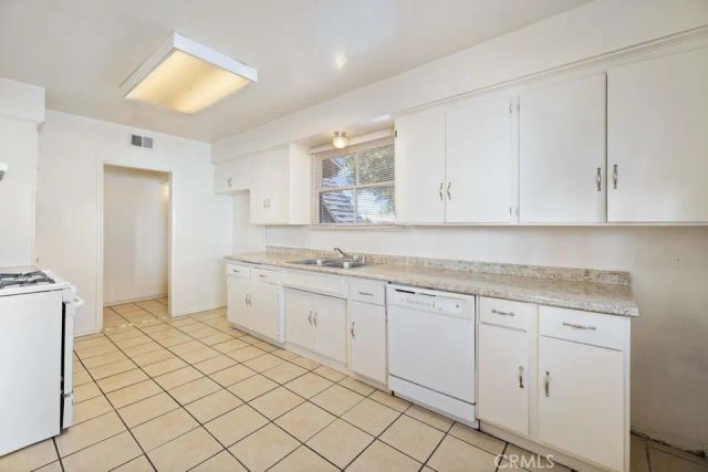 321 E Avenue J8, Lancaster, CA 93535