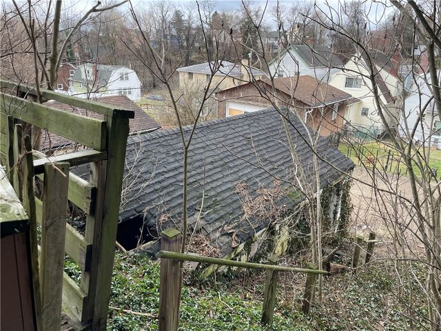 2618 Cleveland St, Mckeesport, PA 15132