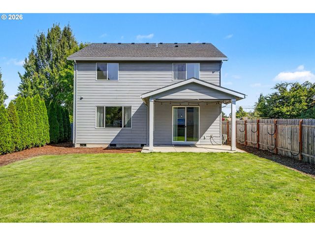 433 GRANT St, Silverton, OR 97381