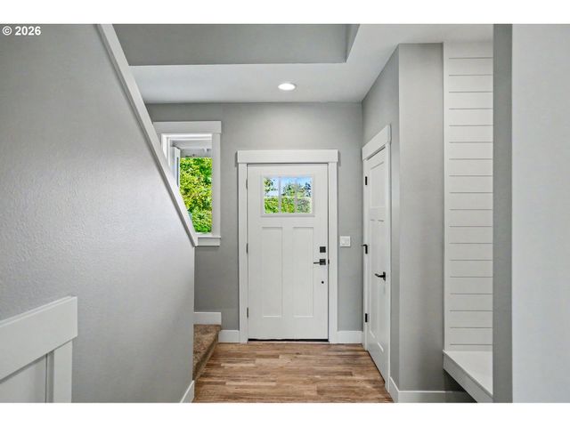 433 GRANT St, Silverton, OR 97381