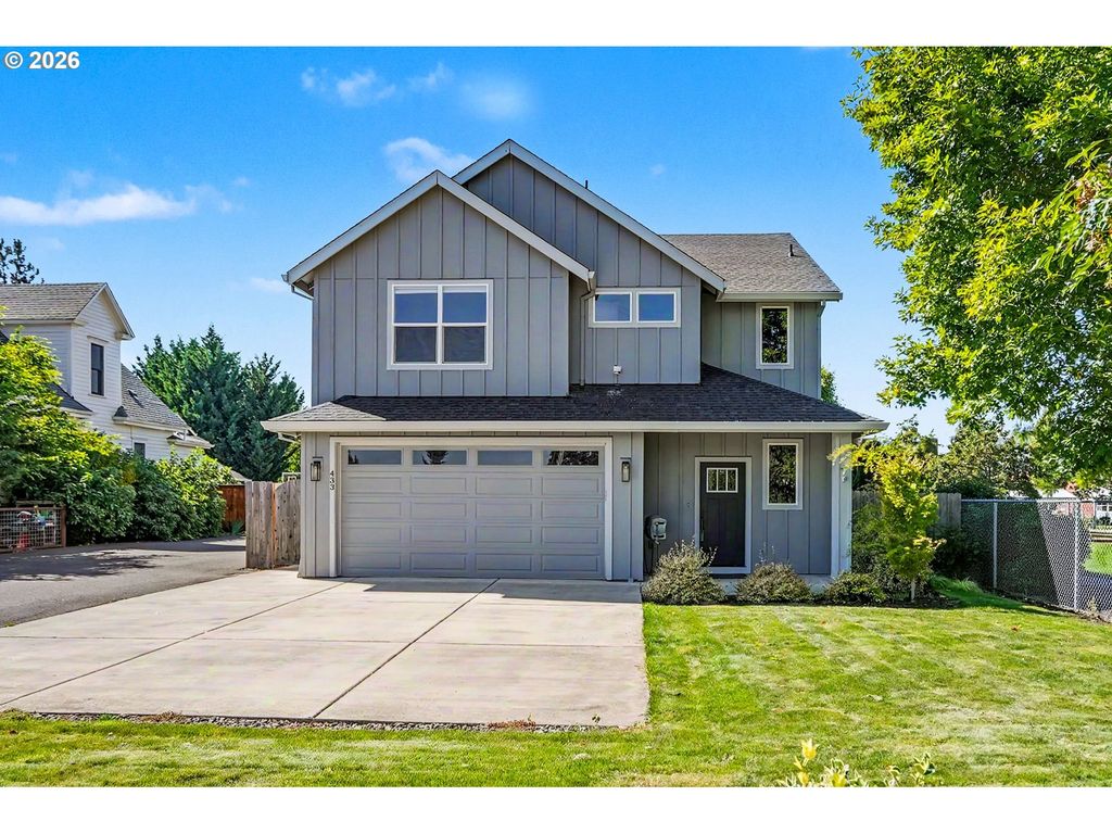 433 GRANT St, Silverton, OR 97381