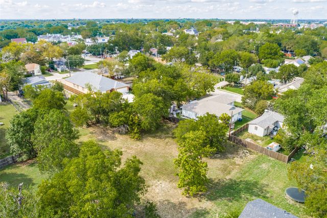 906 Hamilton Street, Mckinney, TX 75069