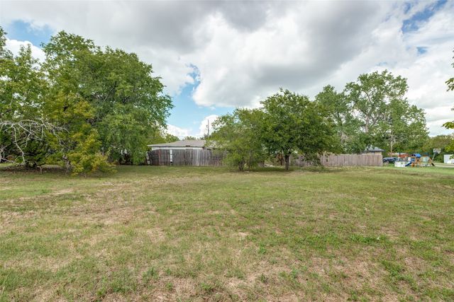 906 Hamilton Street, Mckinney, TX 75069