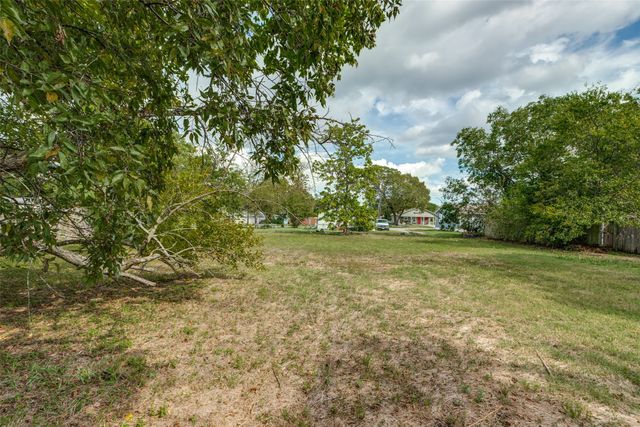 906 Hamilton Street, Mckinney, TX 75069