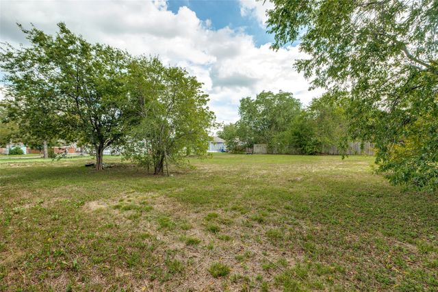 906 Hamilton Street, Mckinney, TX 75069