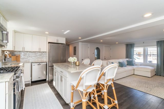 43 Sagamore Ave 1A, Winthrop, MA 02152