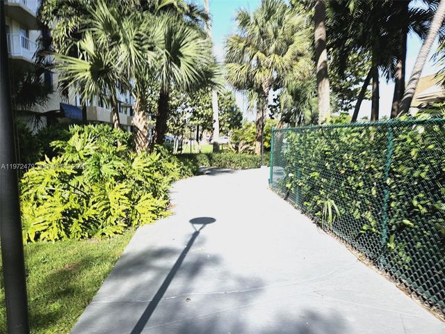 4550 NW 9th Street 704E, Miami, FL 33126