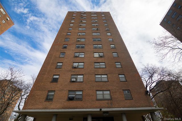 21-41 34th Avenue 11B, Astoria, NY 11106