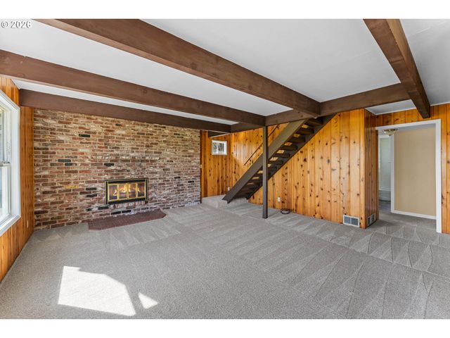 200 SIERRA Dr, Eagle Point, OR 97524