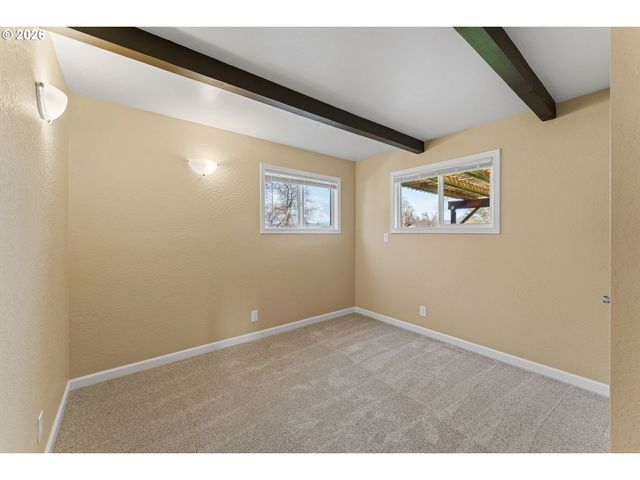 200 SIERRA Dr, Eagle Point, OR 97524