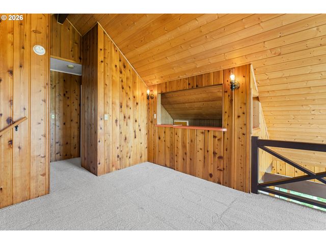 200 SIERRA Dr, Eagle Point, OR 97524