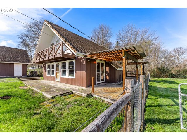 200 SIERRA Dr, Eagle Point, OR 97524