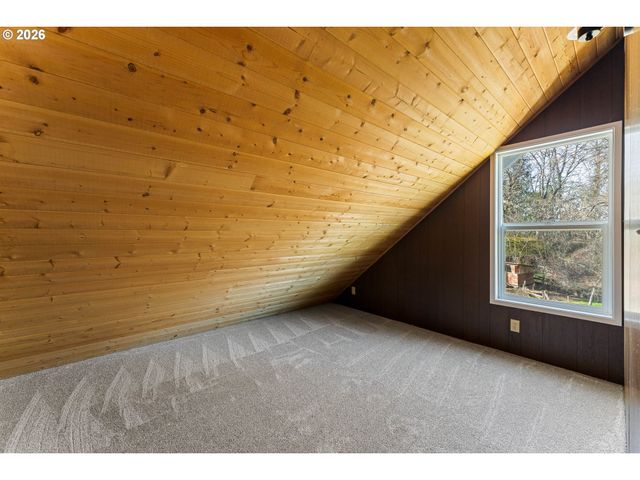 200 SIERRA Dr, Eagle Point, OR 97524