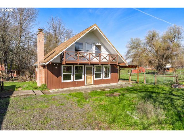 200 SIERRA Dr, Eagle Point, OR 97524