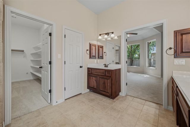 205 Crosswind CT, Cedar Park, TX 78613
