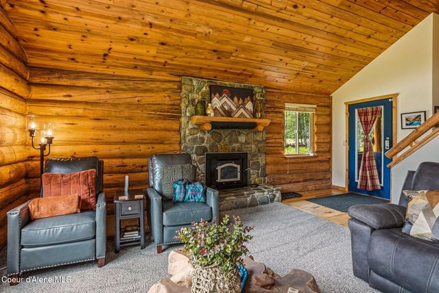 7569 Upper Pack River Rd, Sandpoint, ID 83864