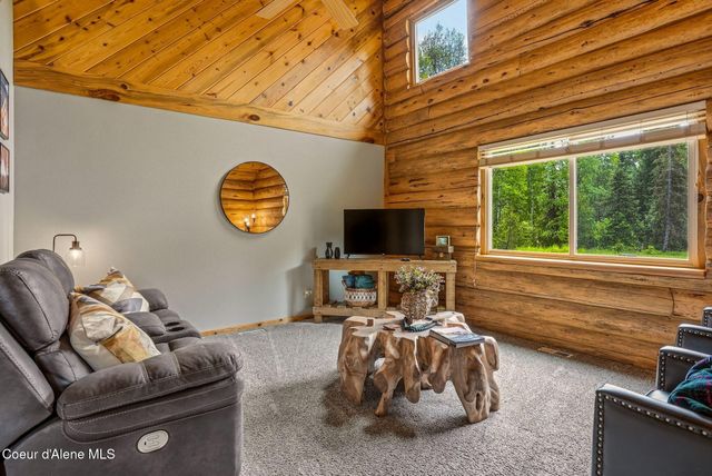 7569 Upper Pack River Rd, Sandpoint, ID 83864