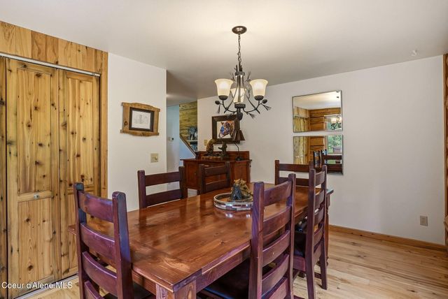 7569 Upper Pack River Rd, Sandpoint, ID 83864