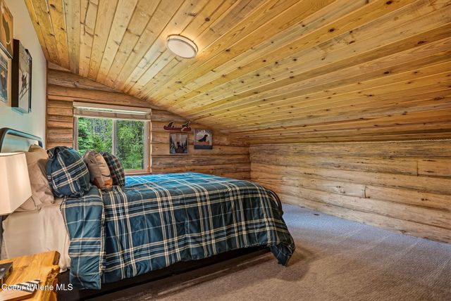 7569 Upper Pack River Rd, Sandpoint, ID 83864