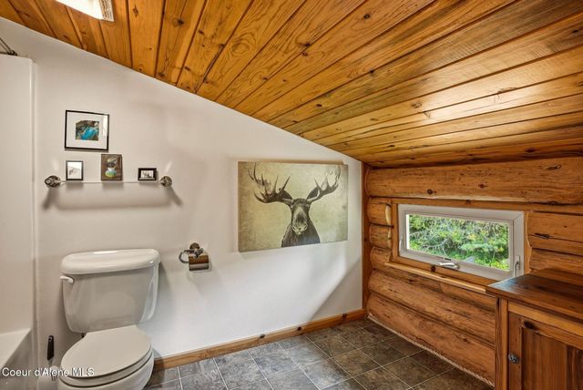 7569 Upper Pack River Rd, Sandpoint, ID 83864