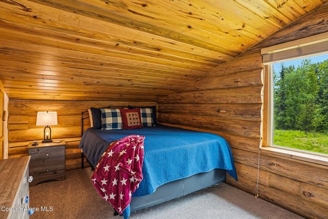 7569 Upper Pack River Rd, Sandpoint, ID 83864