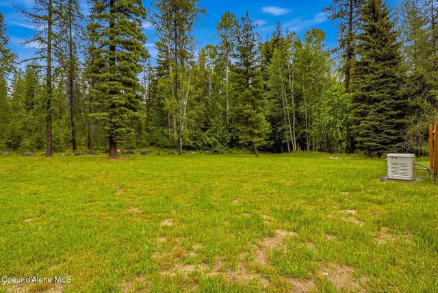 7569 Upper Pack River Rd, Sandpoint, ID 83864