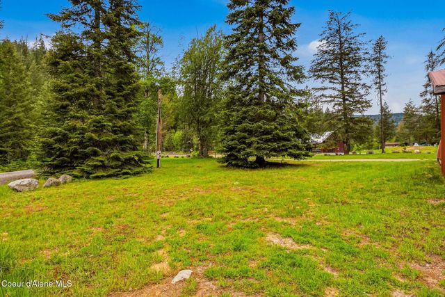 7569 Upper Pack River Rd, Sandpoint, ID 83864