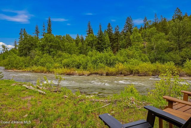 7569 Upper Pack River Rd, Sandpoint, ID 83864