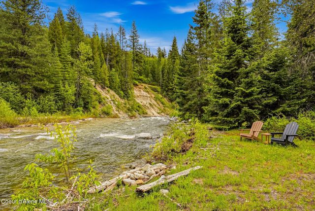 7569 Upper Pack River Rd, Sandpoint, ID 83864
