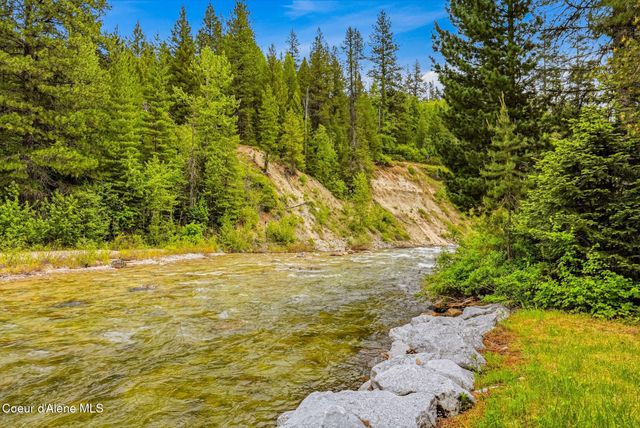 7569 Upper Pack River Rd, Sandpoint, ID 83864