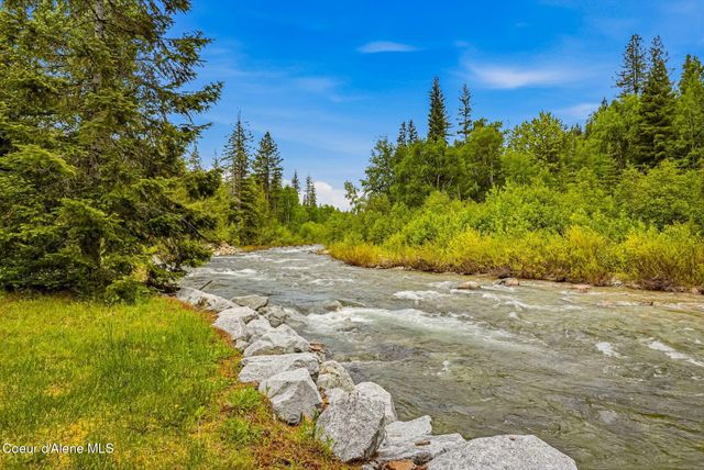 7569 Upper Pack River Rd, Sandpoint, ID 83864