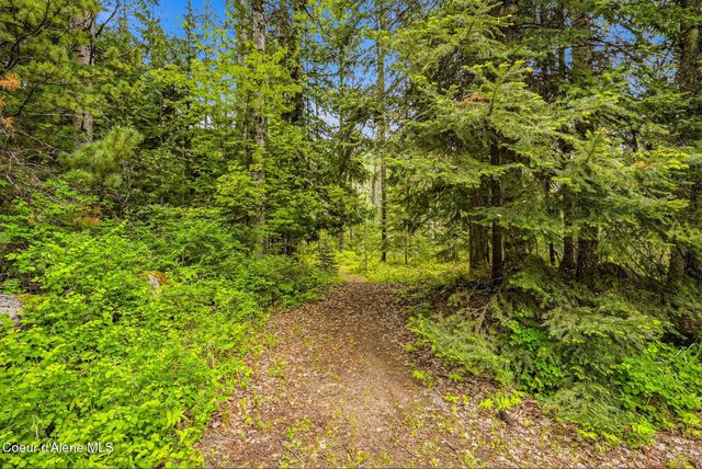 7569 Upper Pack River Rd, Sandpoint, ID 83864