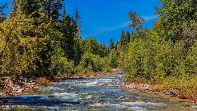 7569 Upper Pack River Rd, Sandpoint, ID 83864