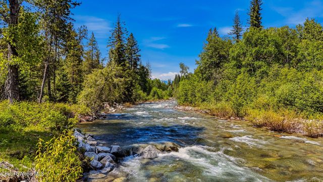7569 Upper Pack River Rd, Sandpoint, ID 83864