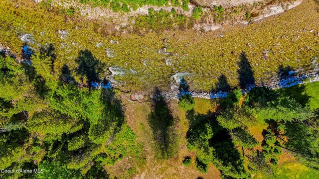 7569 Upper Pack River Rd, Sandpoint, ID 83864