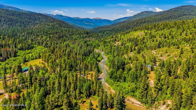 7569 Upper Pack River Rd, Sandpoint, ID 83864