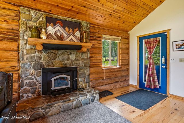 7569 Upper Pack River Rd, Sandpoint, ID 83864