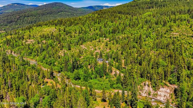 7569 Upper Pack River Rd, Sandpoint, ID 83864