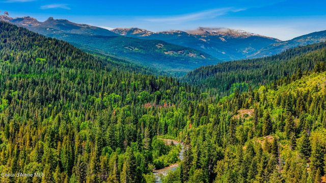 7569 Upper Pack River Rd, Sandpoint, ID 83864