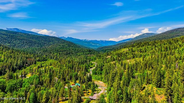 7569 Upper Pack River Rd, Sandpoint, ID 83864