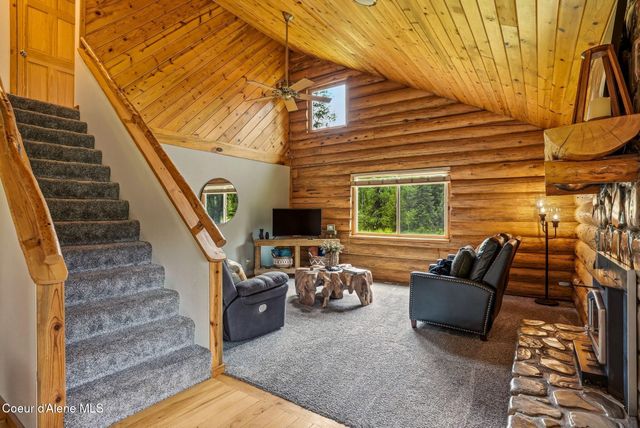 7569 Upper Pack River Rd, Sandpoint, ID 83864