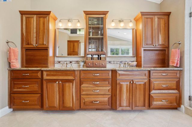 304 AVONDALE LANE, Livermore, CA 94551