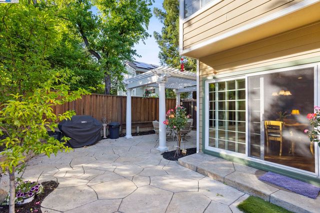 304 AVONDALE LANE, Livermore, CA 94551