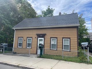 3216 N Main St, Fall River, MA 02720