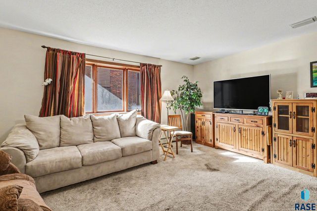 3704 Terry Ave Avenue 103, Sioux Falls, SD 57106