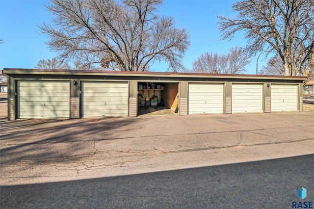 3704 Terry Ave Avenue 103, Sioux Falls, SD 57106