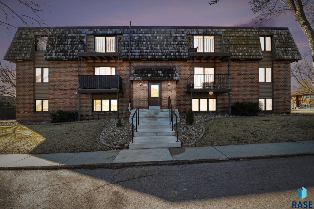 3704 Terry Ave Avenue 103, Sioux Falls, SD 57106