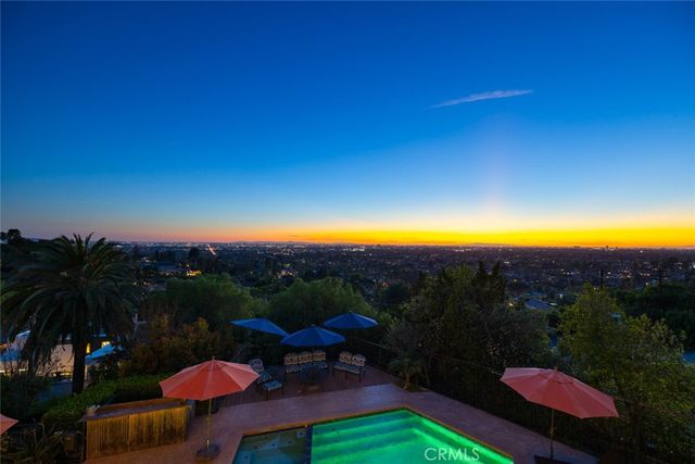 11385 La Vereda, North Tustin, CA 92705