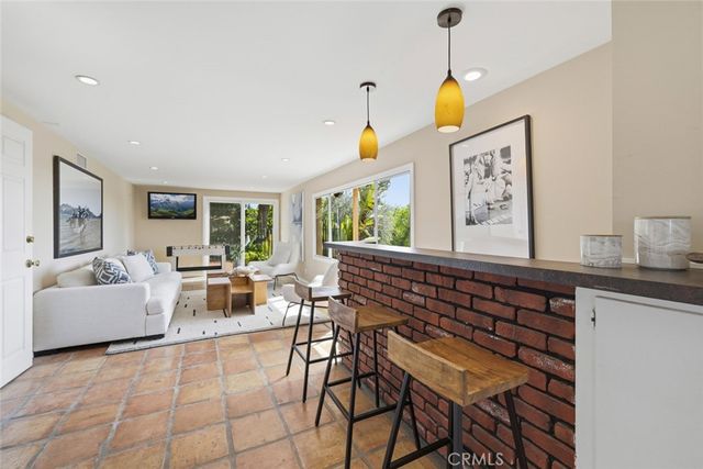 11385 La Vereda, North Tustin, CA 92705