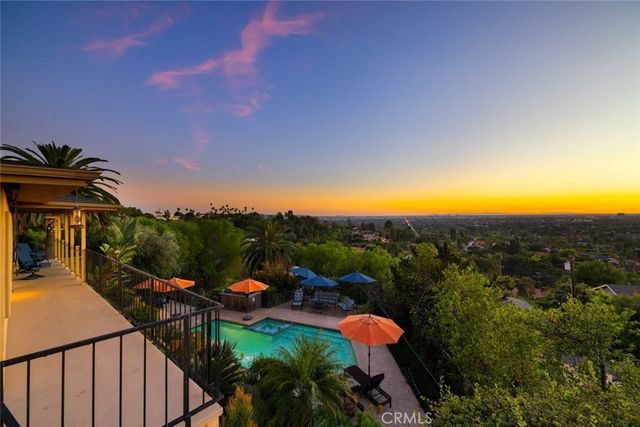 11385 La Vereda, North Tustin, CA 92705